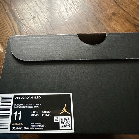 Air Jordan 1 Mid Shoes was expensive now cheap - Picture 7 of 7
